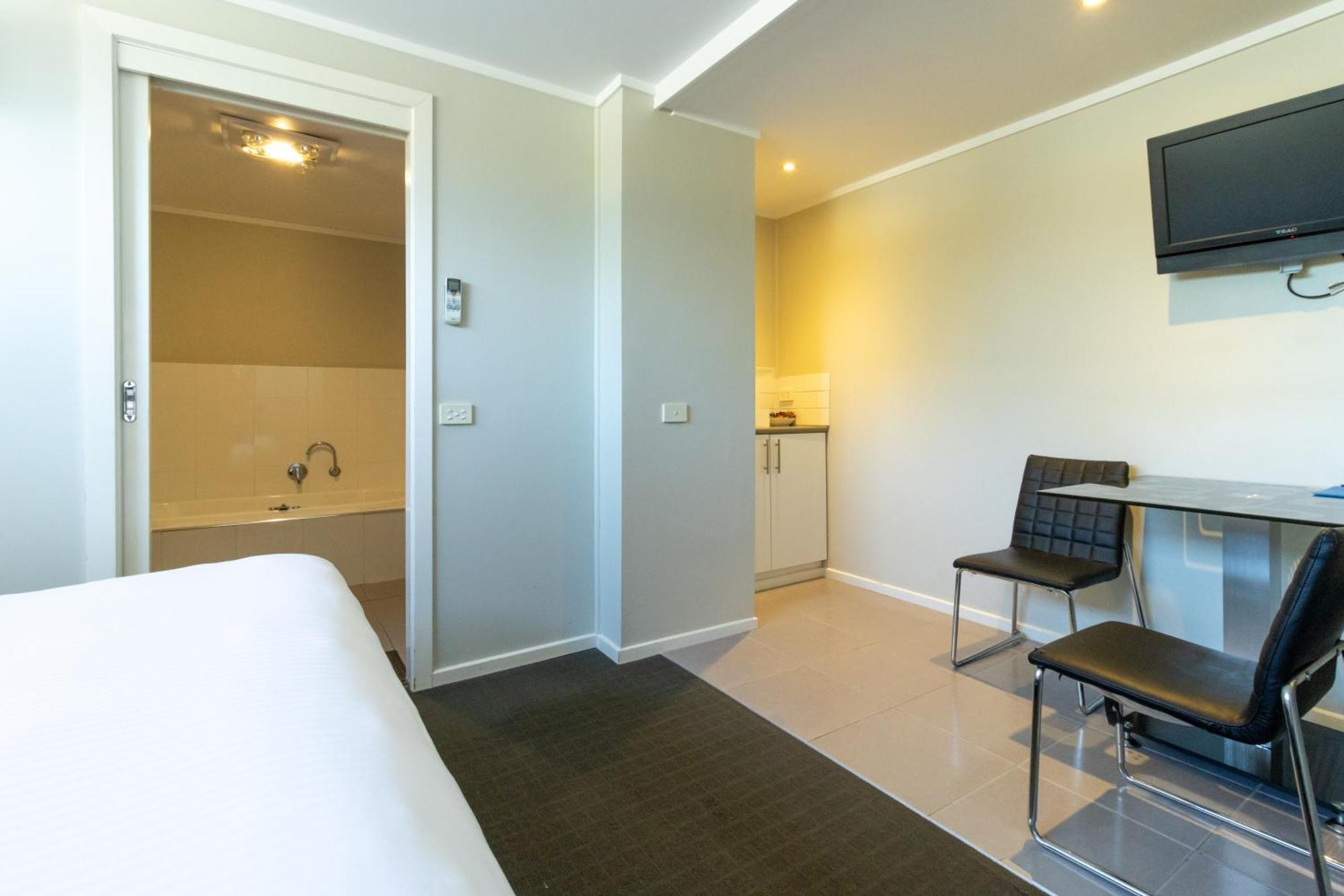 Portarlington Beach Motel Екстер'єр фото