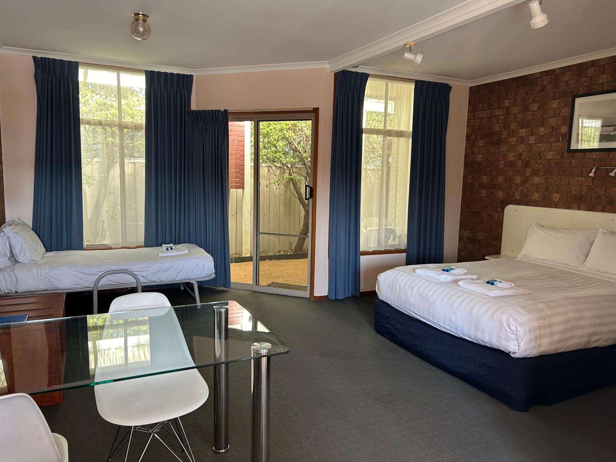 Portarlington Beach Motel Екстер'єр фото